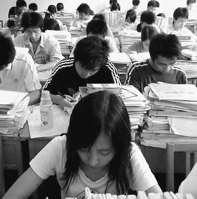 學子備戰(zhàn)高考壓力大
